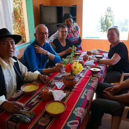 Tikawasi Homestay Comunidad Pueblo Isla Amantani Jose Luis Ocosuyo エクステリア 写真