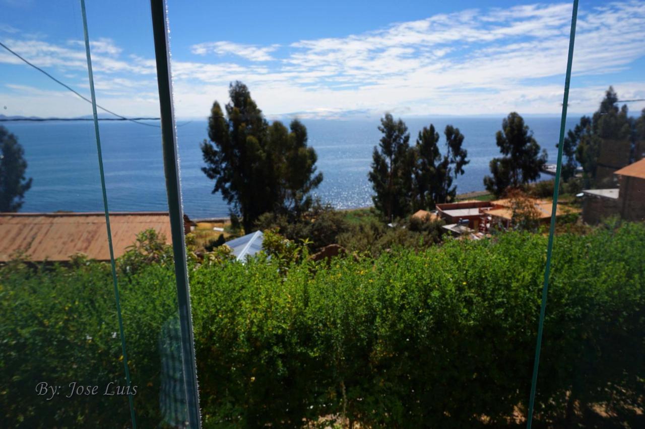 Tikawasi Homestay Comunidad Pueblo Isla Amantani Jose Luis Ocosuyo エクステリア 写真