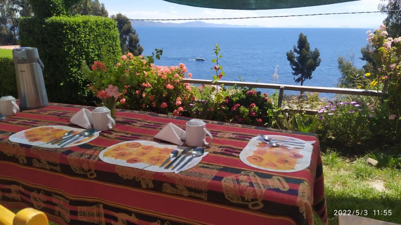Tikawasi Homestay Comunidad Pueblo Isla Amantani Jose Luis Ocosuyo エクステリア 写真