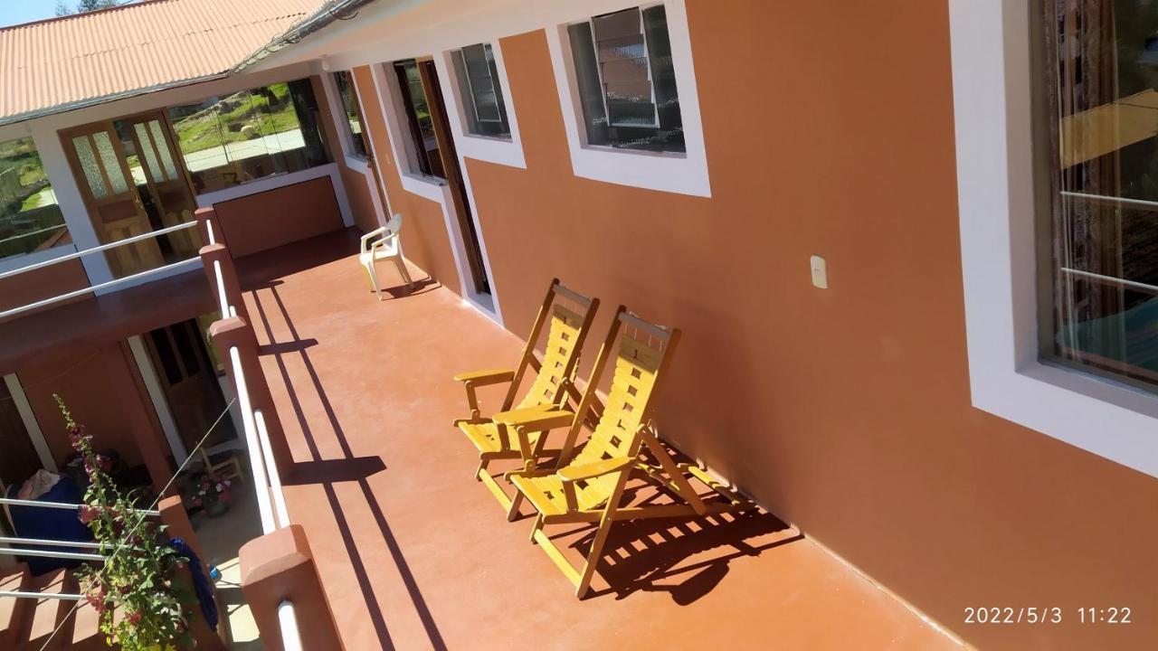 Tikawasi Homestay Comunidad Pueblo Isla Amantani Jose Luis Ocosuyo エクステリア 写真
